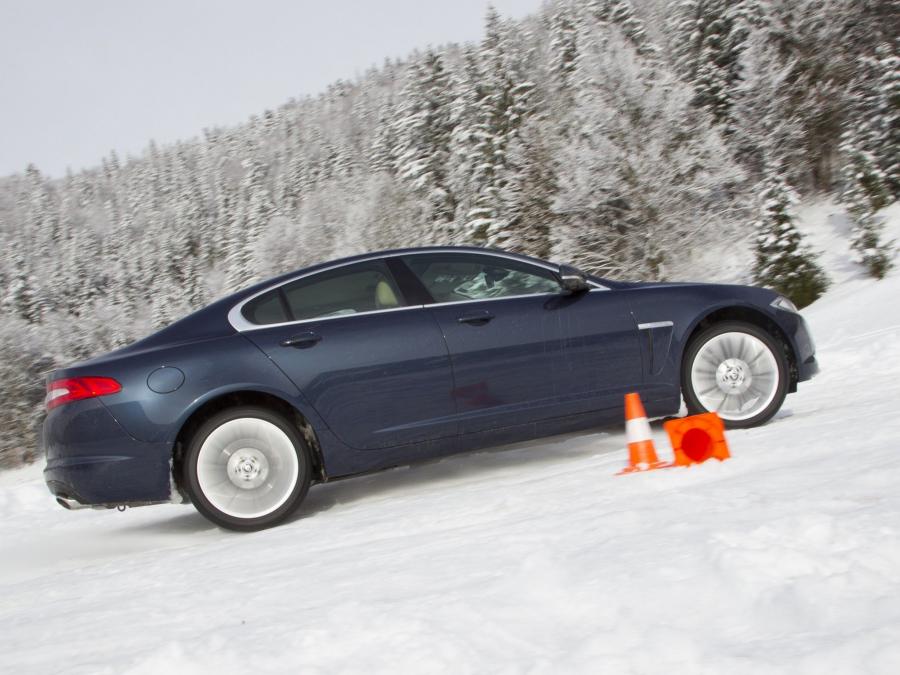  Jaguar XF 3.0 AWD 2012 года  (фото 2 из 9)
